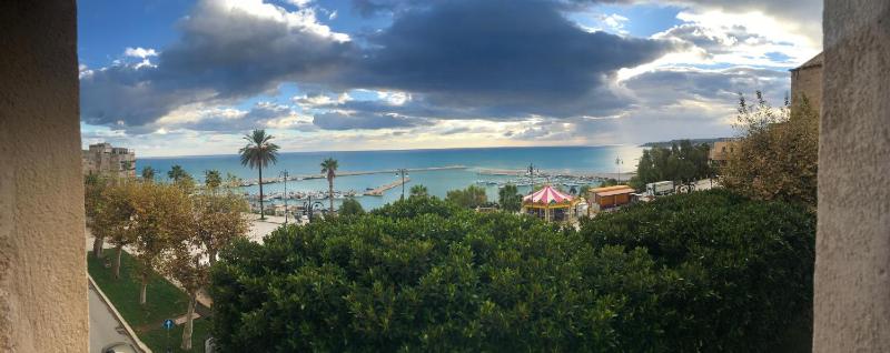 Deluxe Suite with Sea View image 1