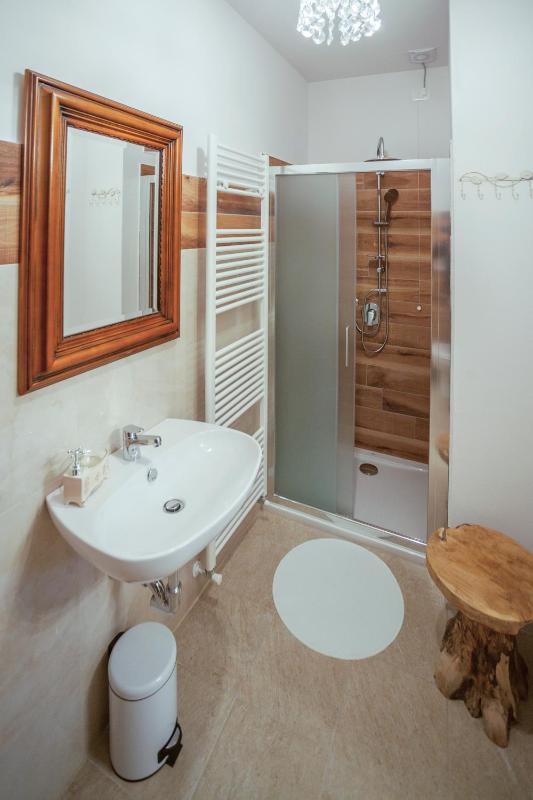 Deluxe Double Room image 4