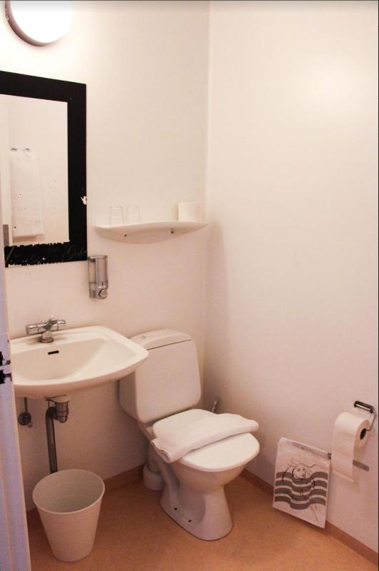 Double Room image 4