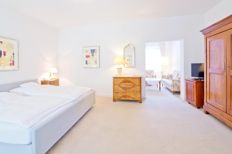 Deluxe Double Room image 3