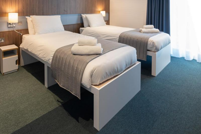 Standard Twin Room image 2