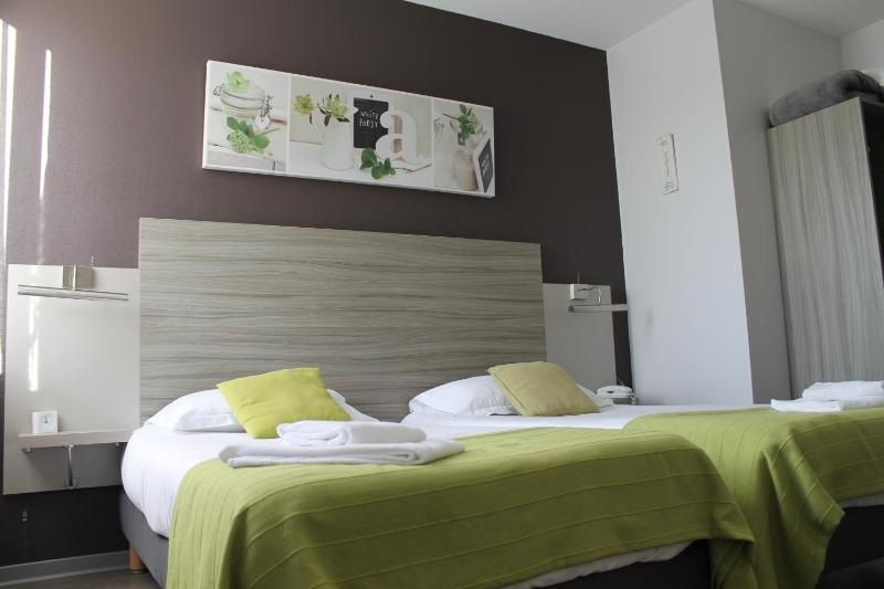 Twin Room image 1
