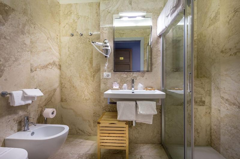 Triple Room image 2