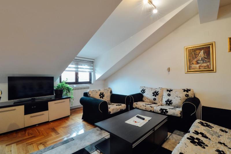 Apartment image 3
