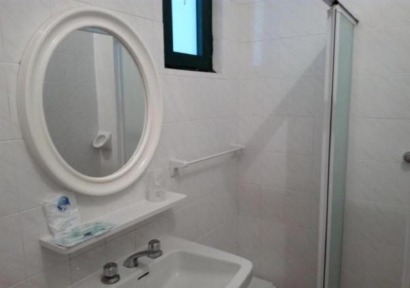 Basic Triple Room image 1