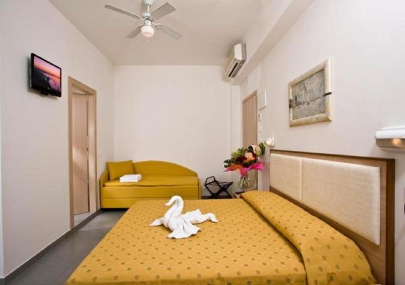 Superior Quadruple Room image 1