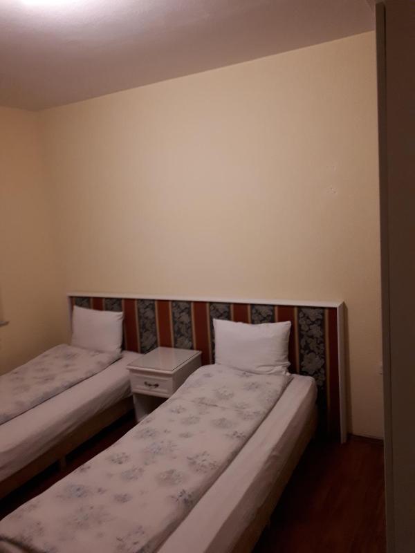 Standard Twin Room image 2