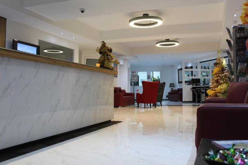 Dean Hamlet Hotel - image 13