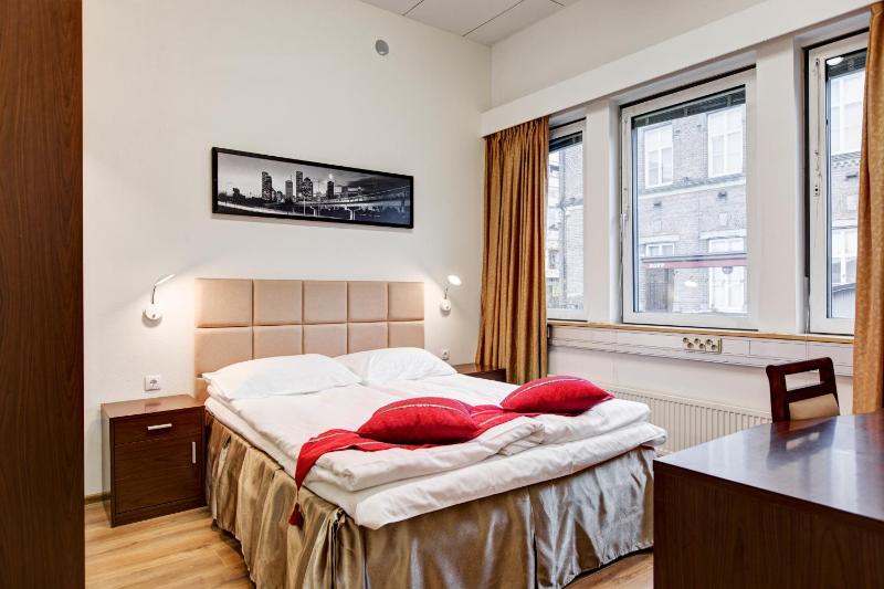 Standard Double Room image 3