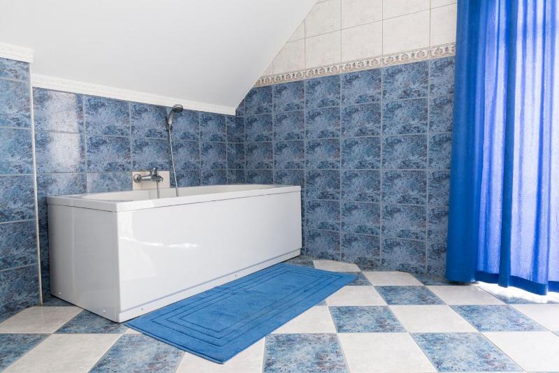 Deluxe Double Room with Bath image 4