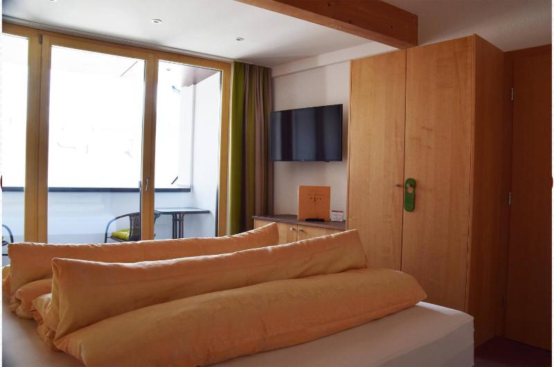 Double Room with Balcony image 3