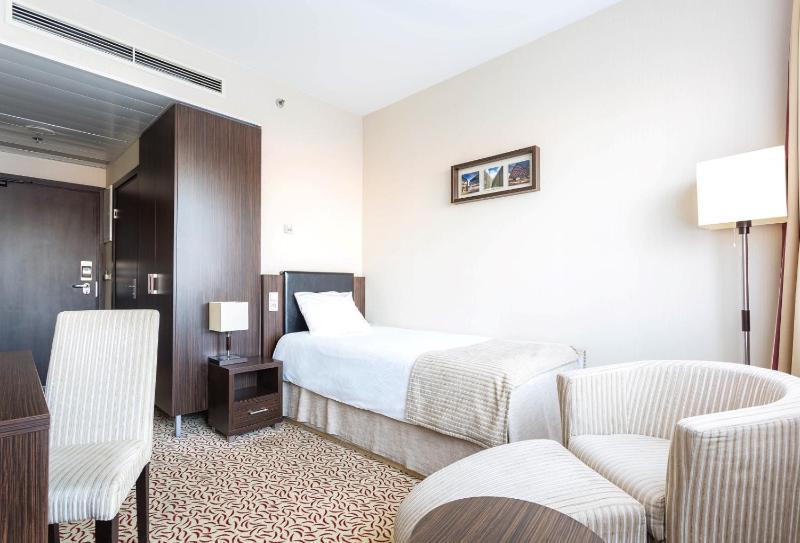 Single Room image 4