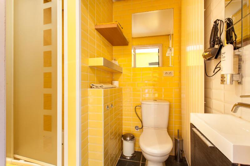 Single Room image 3