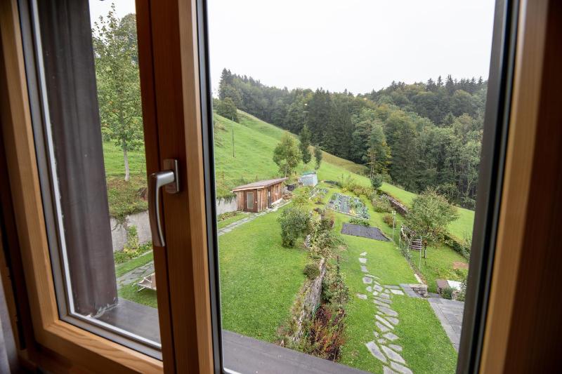 Double Room with Mountain View and Private Bathroom image 3