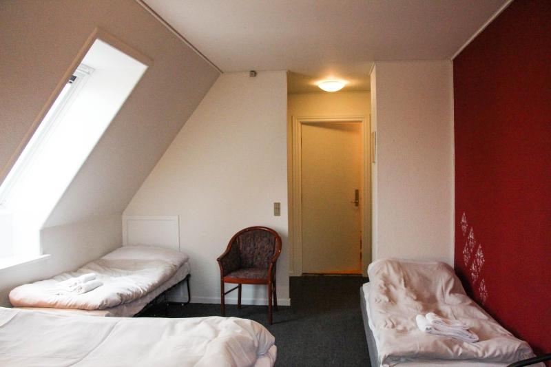 Large Double Room with Extra Bed image 4