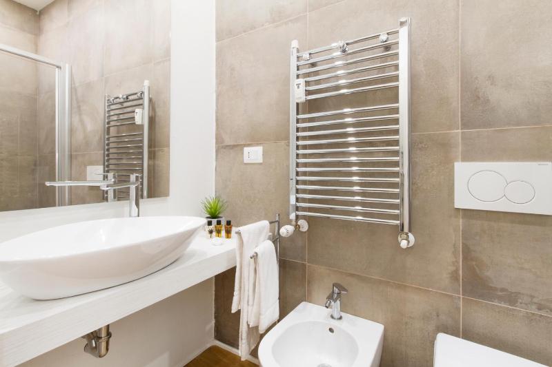 GetThekey San Vitale Apartment - image 2