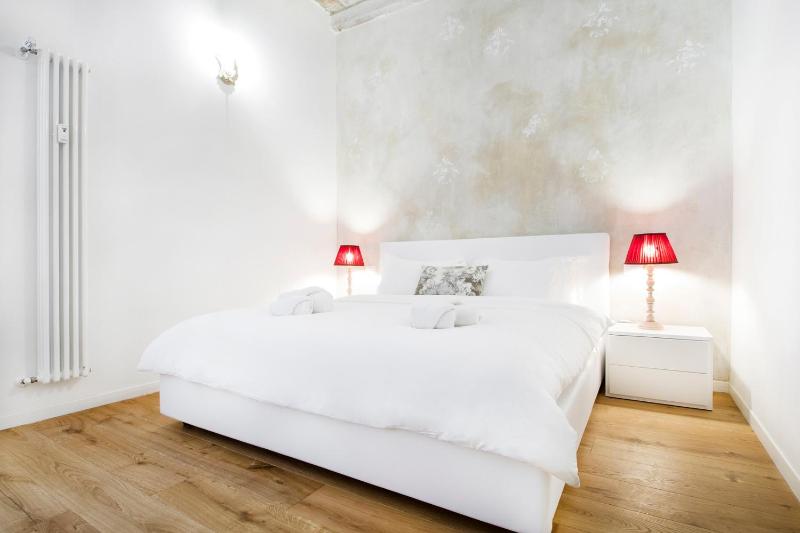 GetThekey San Vitale Apartment - image 15