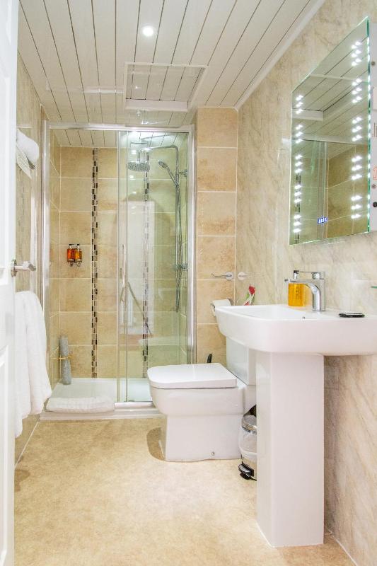 Superior Double Room with Sea View image 4