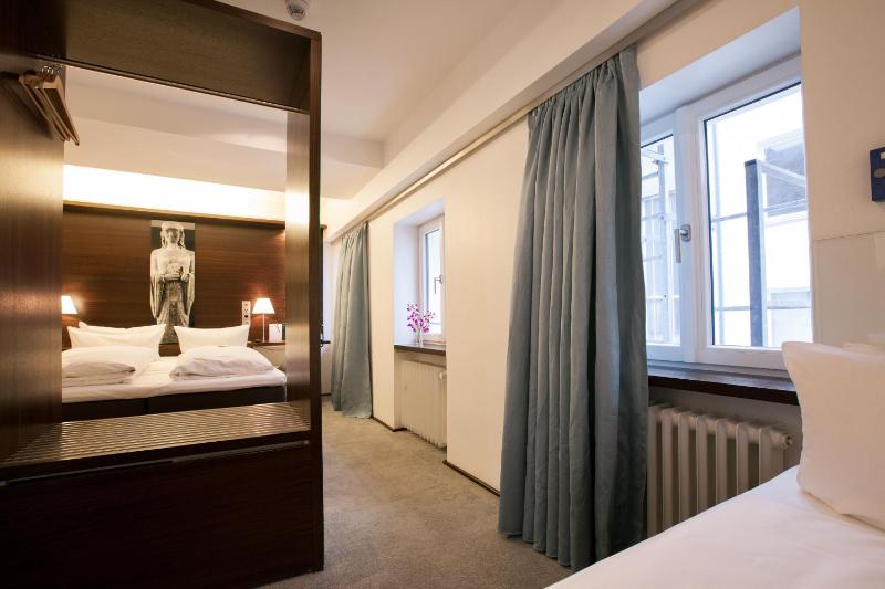 Deluxe Double Room image 4