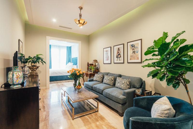 Superior King Suite image 1