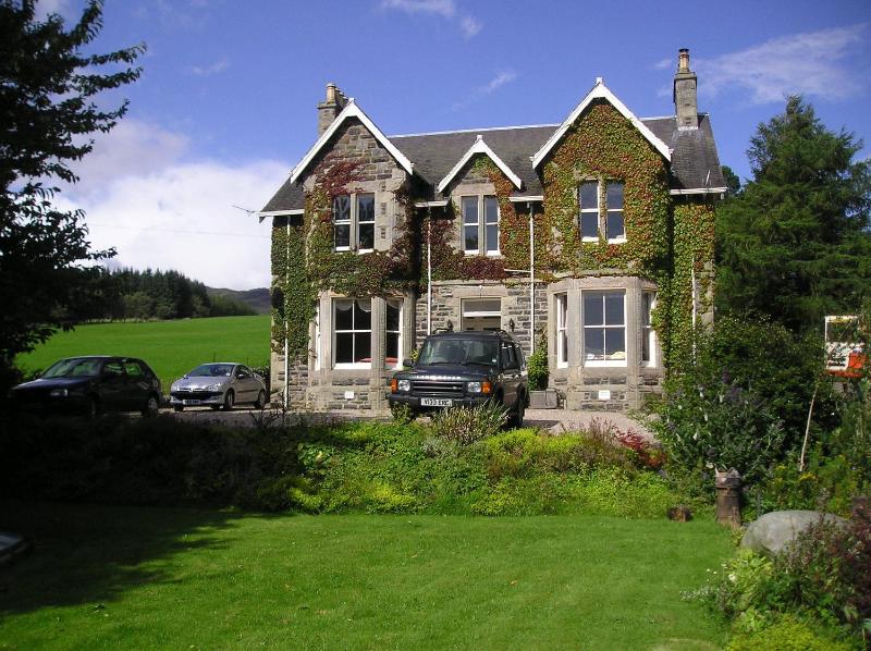 Deluxe Villa image 1