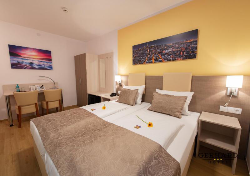 Superior Double Room image 4