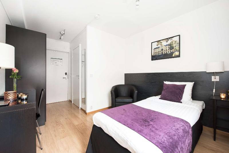 Standard Single Room image 3