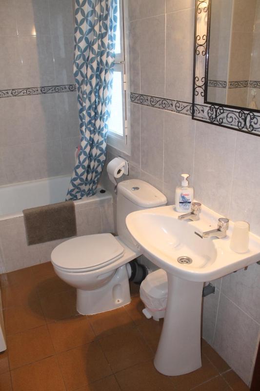 Two-Bedroom Apartment (2-4 Adults) image 4
