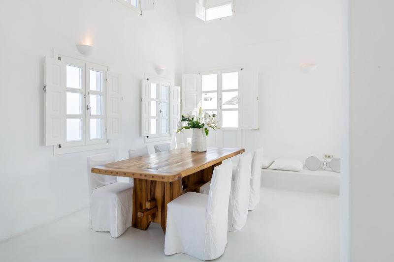 Villa Marily with Caldera View image 4
