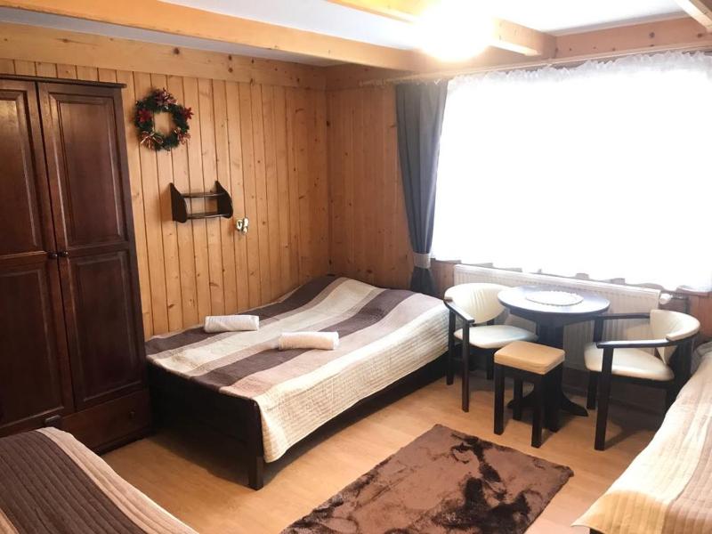 Quadruple Room with Bathroom 1 image 4