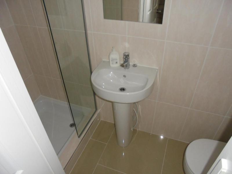 Double or Twin Room with Private Bathroom image 2