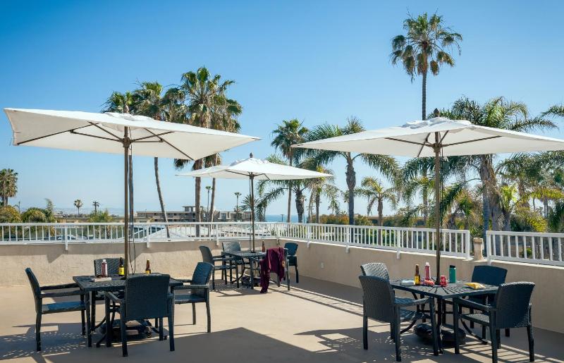 PB Surf Beachside Inn - image 7