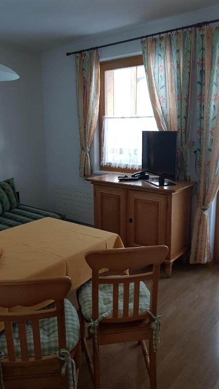 One-Bedroom Apartment image 2