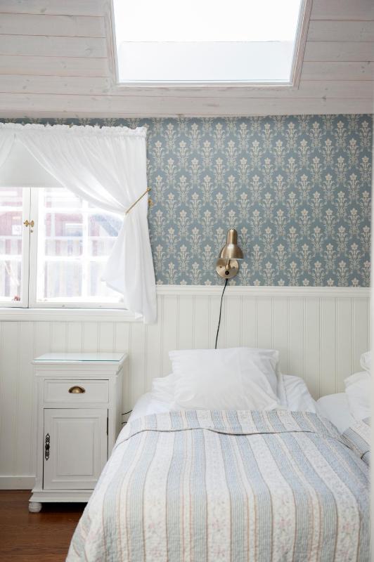 Standard Twin Room image 2