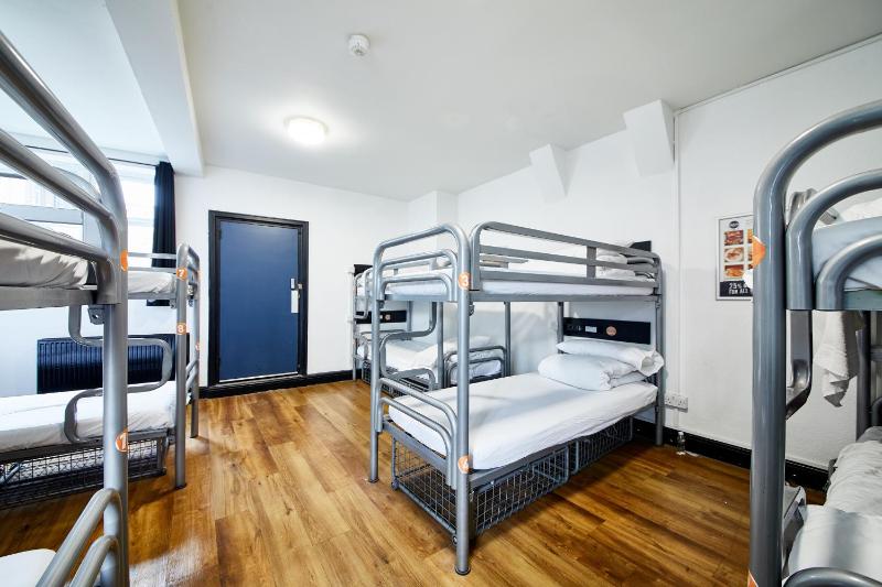 Bed in 10-Bed Mixed Dormitory Room with Shared Bathroom image 3