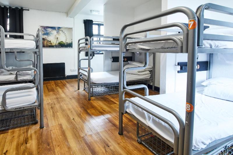 Bed in 10-Bed Mixed Dormitory Room with Shared Bathroom image 3