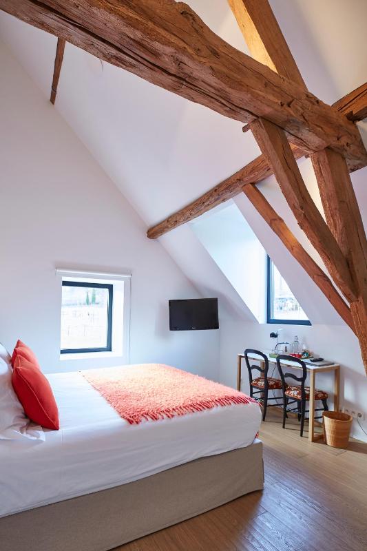 Deluxe Double Room image 3
