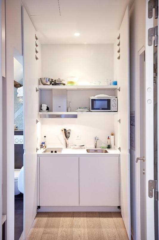 Deluxe Double Room with Kitchenette image 2