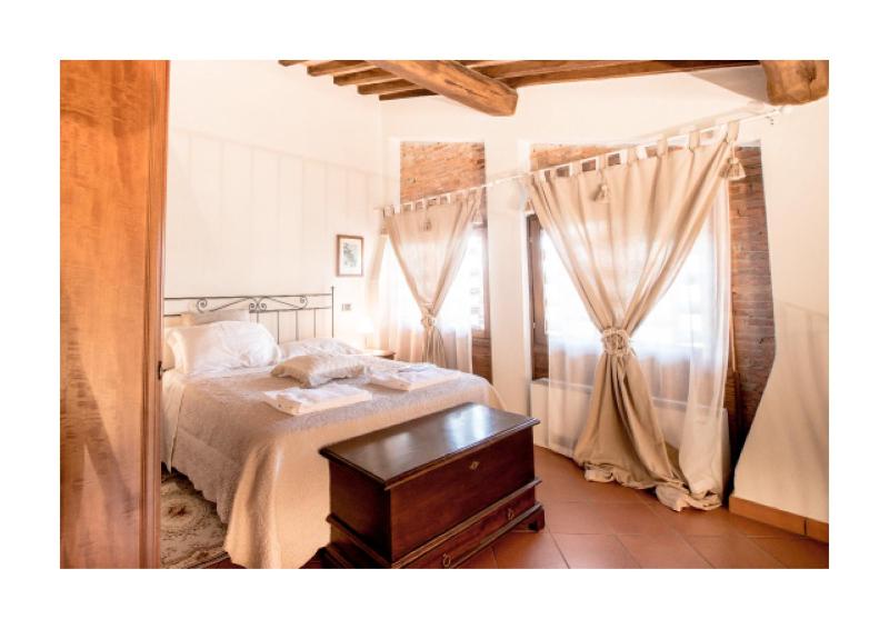 One-Bedroom Apartment image 4