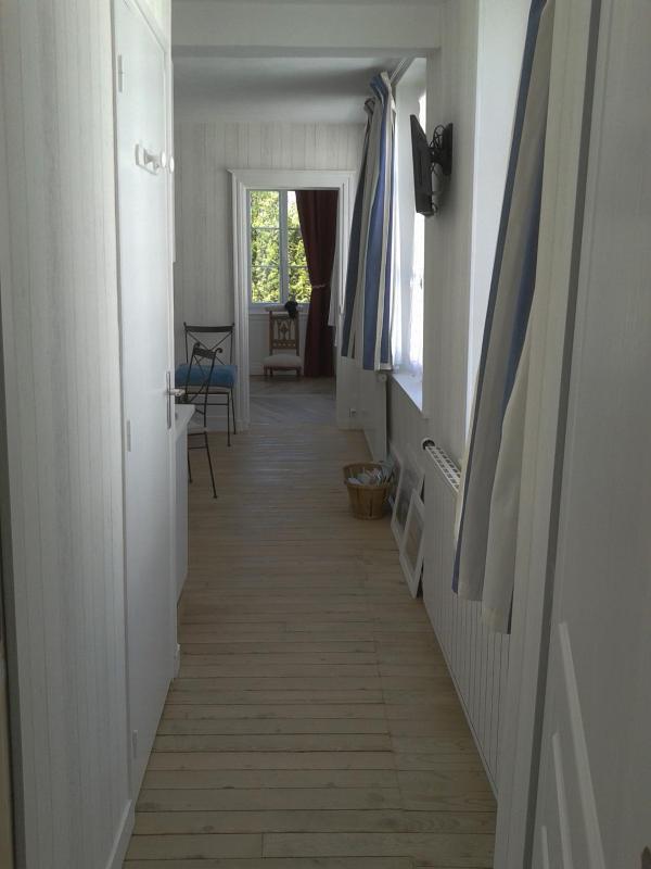 One-Bedroom Apartment image 3