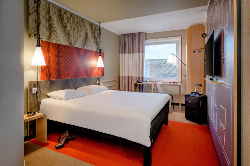 Double or Twin Room image 2