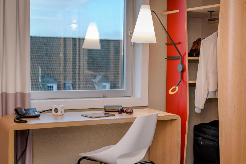 Double or Twin Room image 4