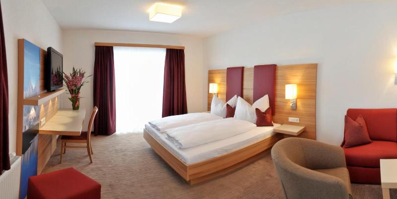 Superior Double Room image 3