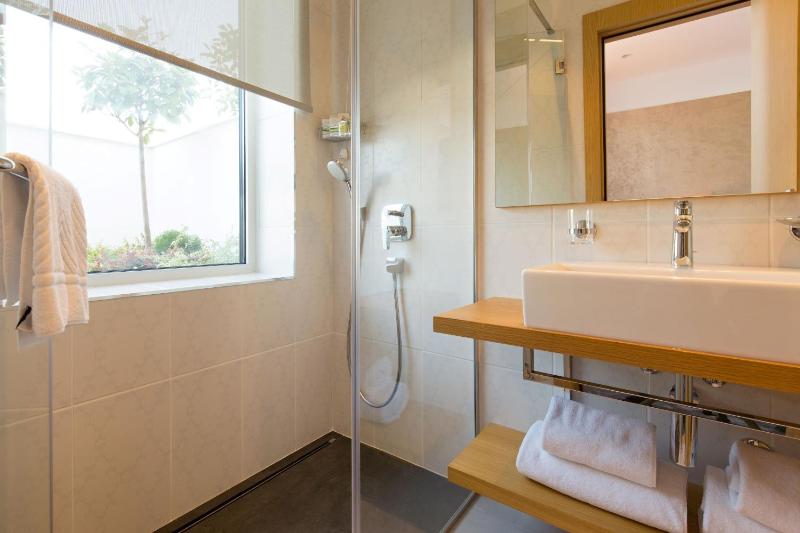 Executive Double Room with Balcony and Museum View image 3