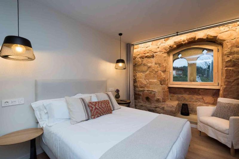 Deluxe Double Room image 2