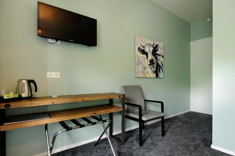Double Room image 2