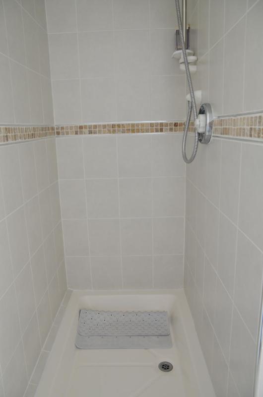 Large Double Room image 4