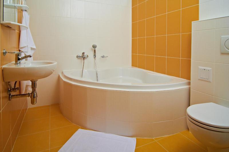 Double Room image 1