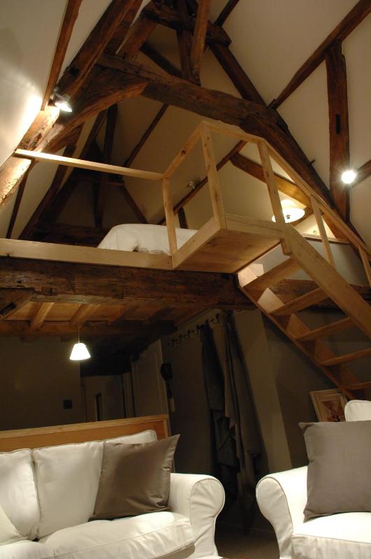 Two-Bedroom Suite - Third Floor image 3