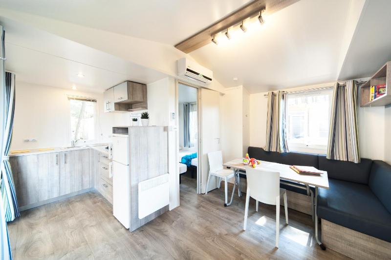 Mobile Home (5 Adults) image 4